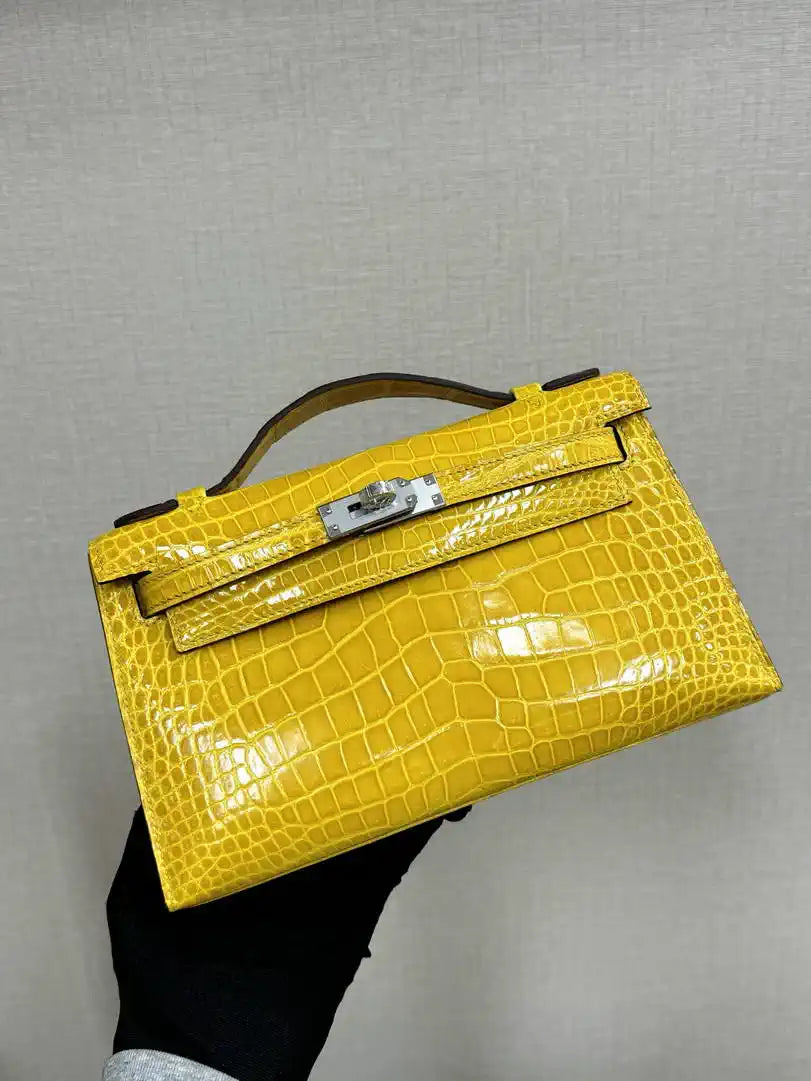 Hermes Kelly Pouchette Glossy crocodile Leather clutch bag H231028