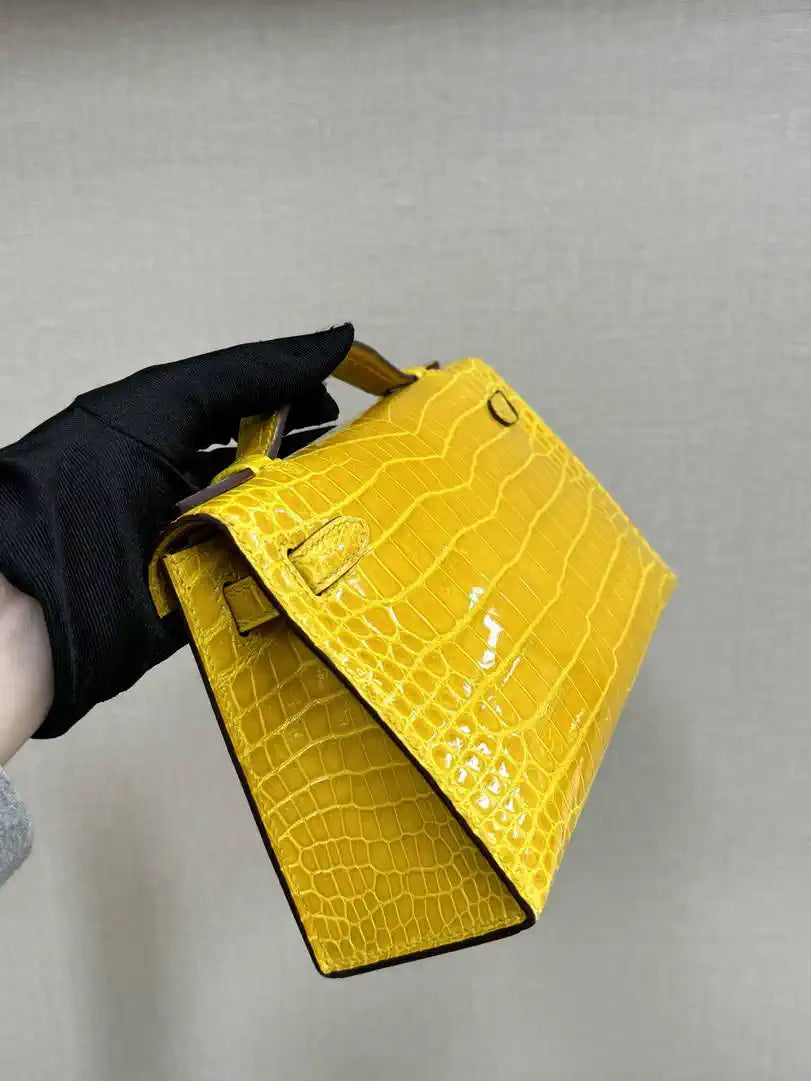 Hermes Kelly Pouchette Glossy crocodile Leather clutch bag H231028