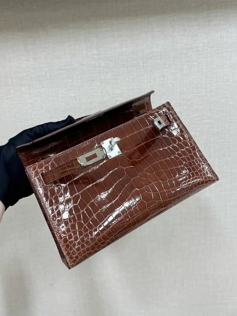 Hermes Kelly Pouchette Glossy crocodile Leather clutch bag H231029