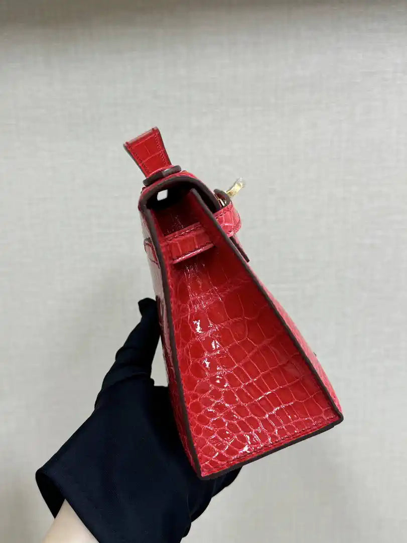 Hermes Kelly Pouchette Glossy crocodile Leather clutch bag H231030