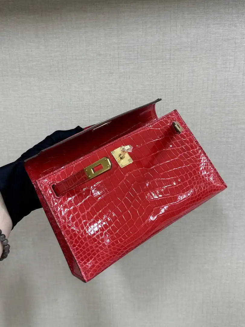Hermes Kelly Pouchette Glossy crocodile Leather clutch bag H231030