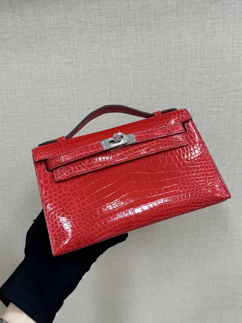 Hermes Kelly Pouchette Glossy crocodile Leather clutch bag H231030