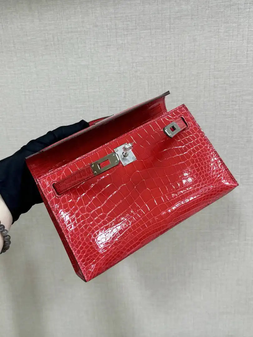 Hermes Kelly Pouchette Glossy crocodile Leather clutch bag H231030