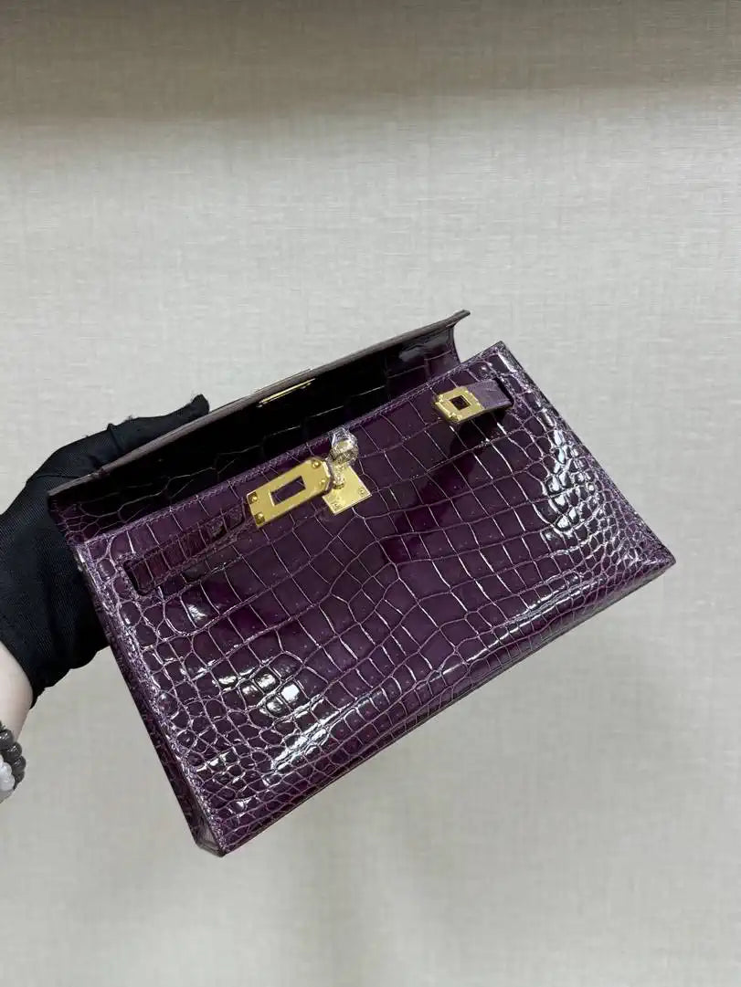 Hermes Kelly Pouchette Glossy crocodile Leather clutch bag H231031