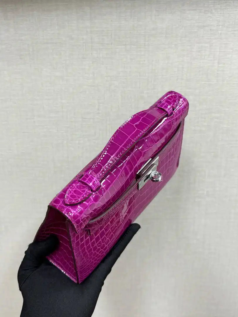 Hermes Kelly Pouchette Glossy crocodile Leather clutch bag H231032