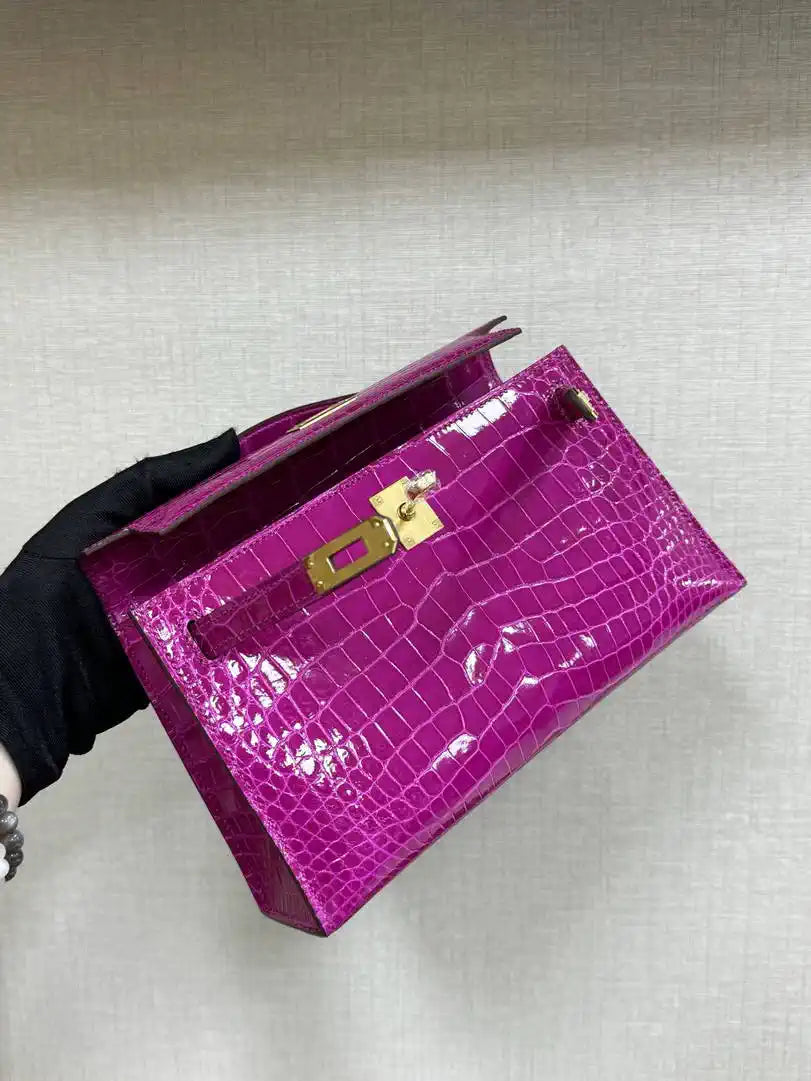 Hermes Kelly Pouchette Glossy crocodile Leather clutch bag H231032