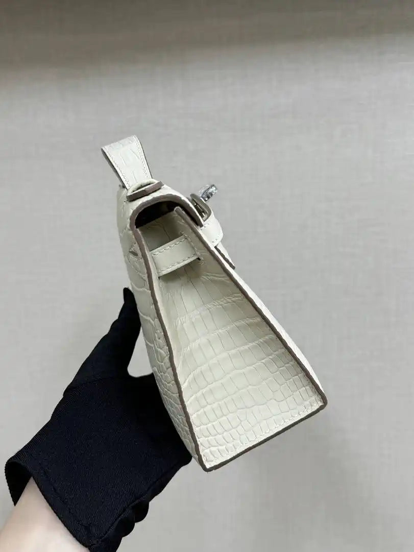 Hermes Kelly Pouchette Matte crocodile Leather clutch bag H231033