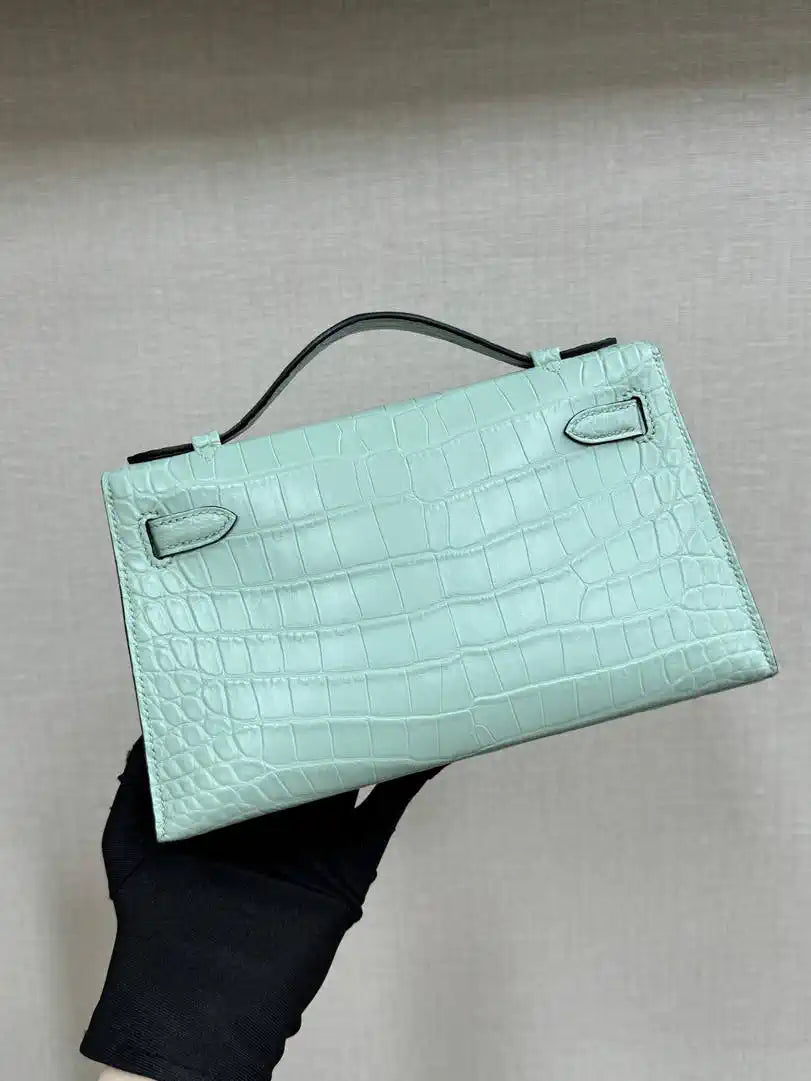 Hermes Kelly Pouchette Matte crocodile Leather clutch bag H231035
