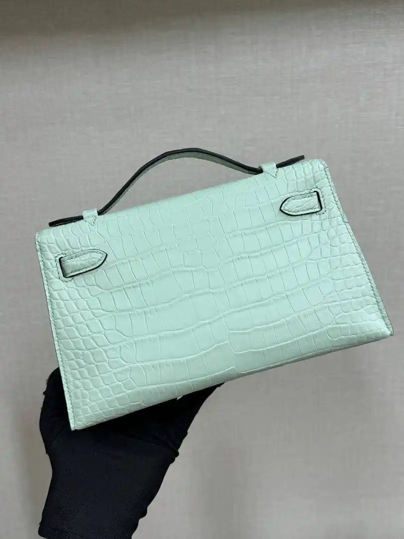 Hermes Kelly Pouchette Matte crocodile Leather clutch bag H231035