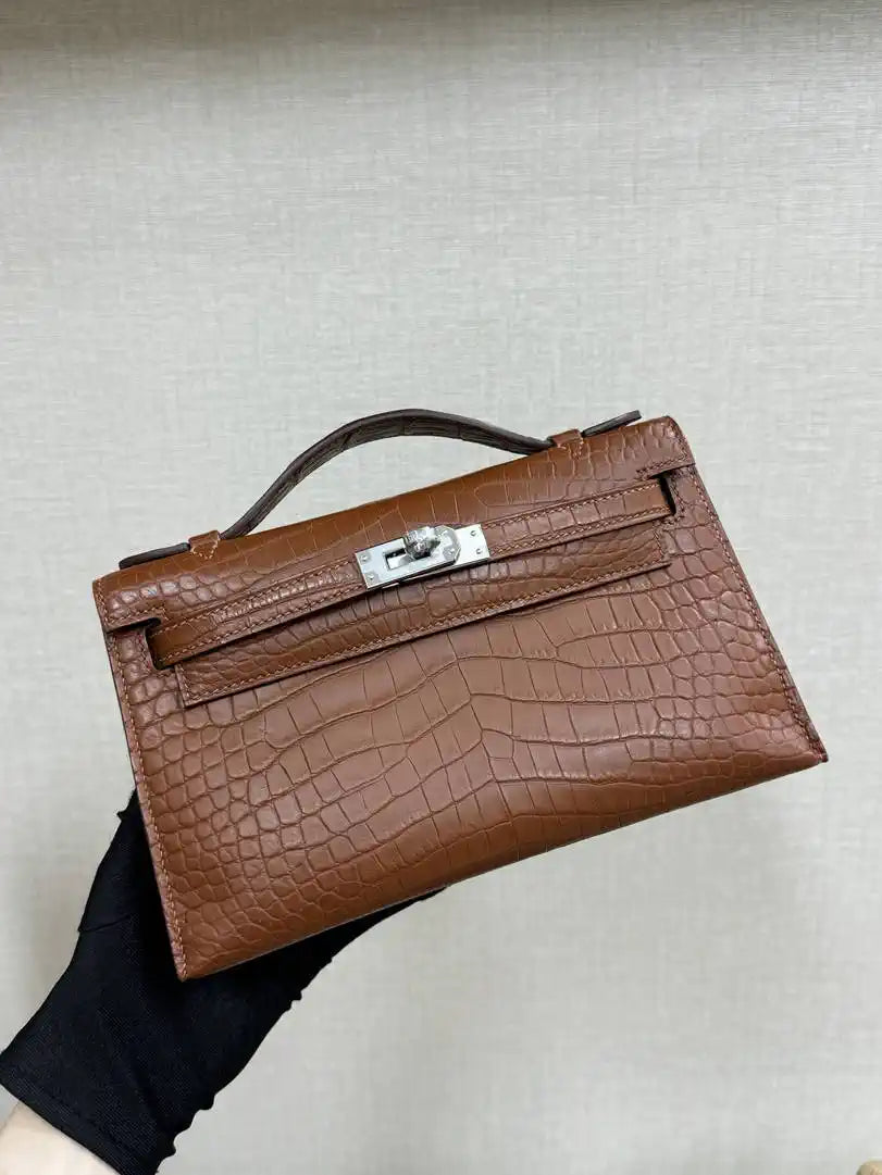 Hermes Kelly Pouchette Matte crocodile Leather clutch bag H231036