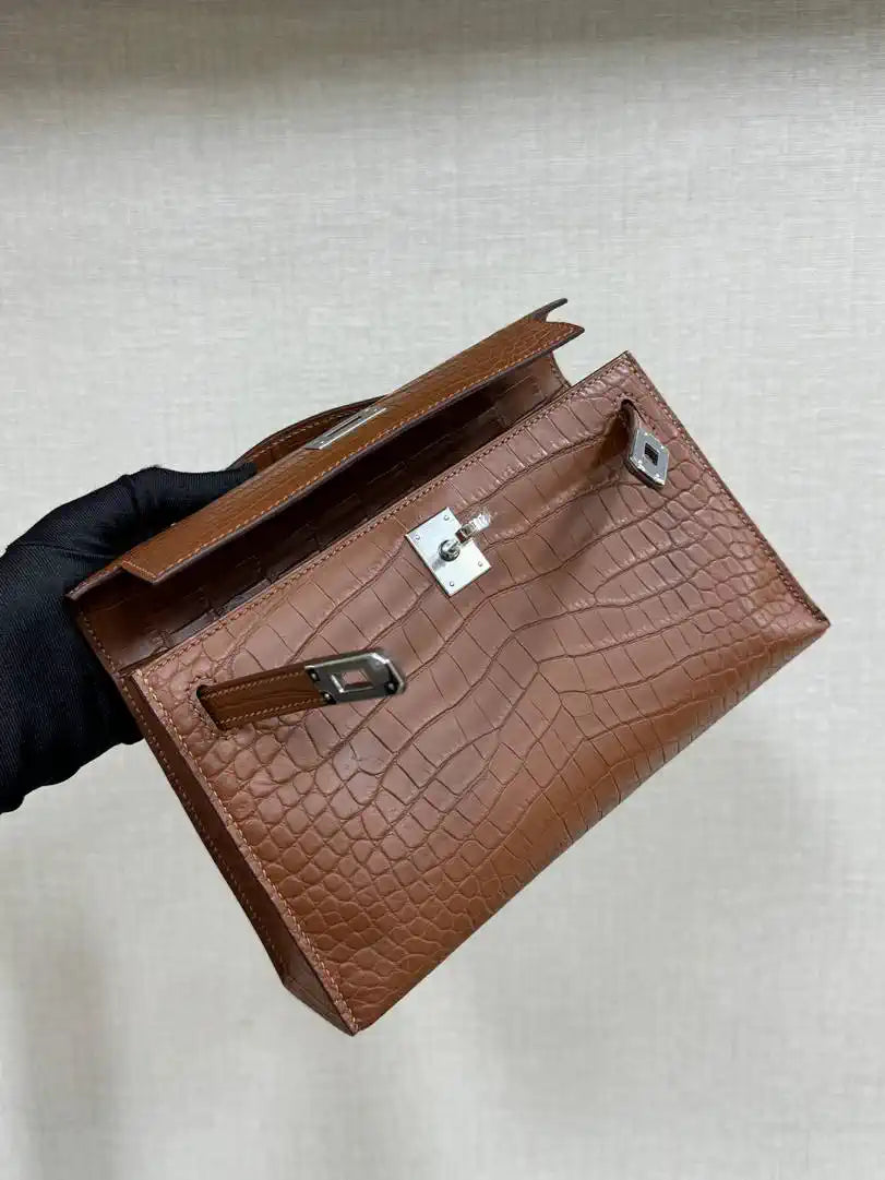 Hermes Kelly Pouchette Matte crocodile Leather clutch bag H231036