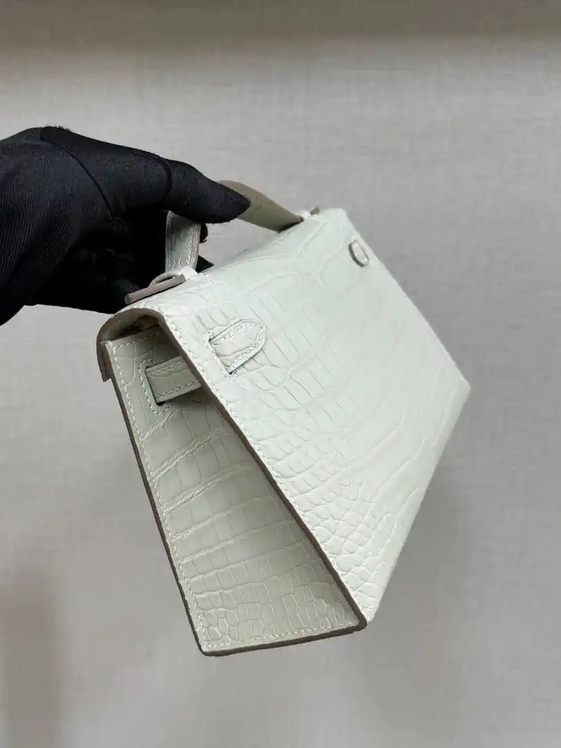Hermes Kelly Pouchette Matte crocodile Leather clutch bag H231037