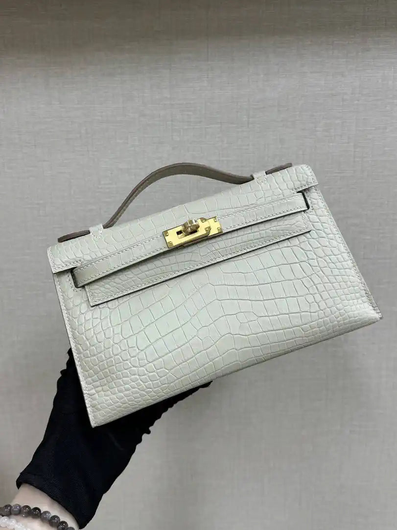 Hermes Kelly Pouchette Matte crocodile Leather clutch bag H231037