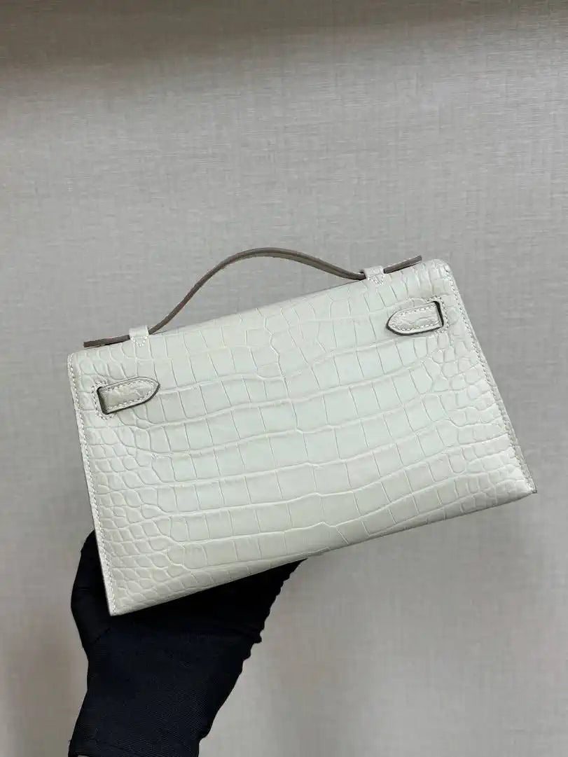 Hermes Kelly Pouchette Matte crocodile Leather clutch bag H231037