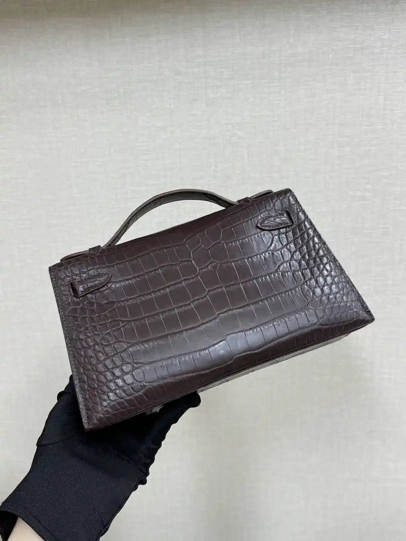 Hermes Kelly Pouchette Matte crocodile Leather clutch bag H231039