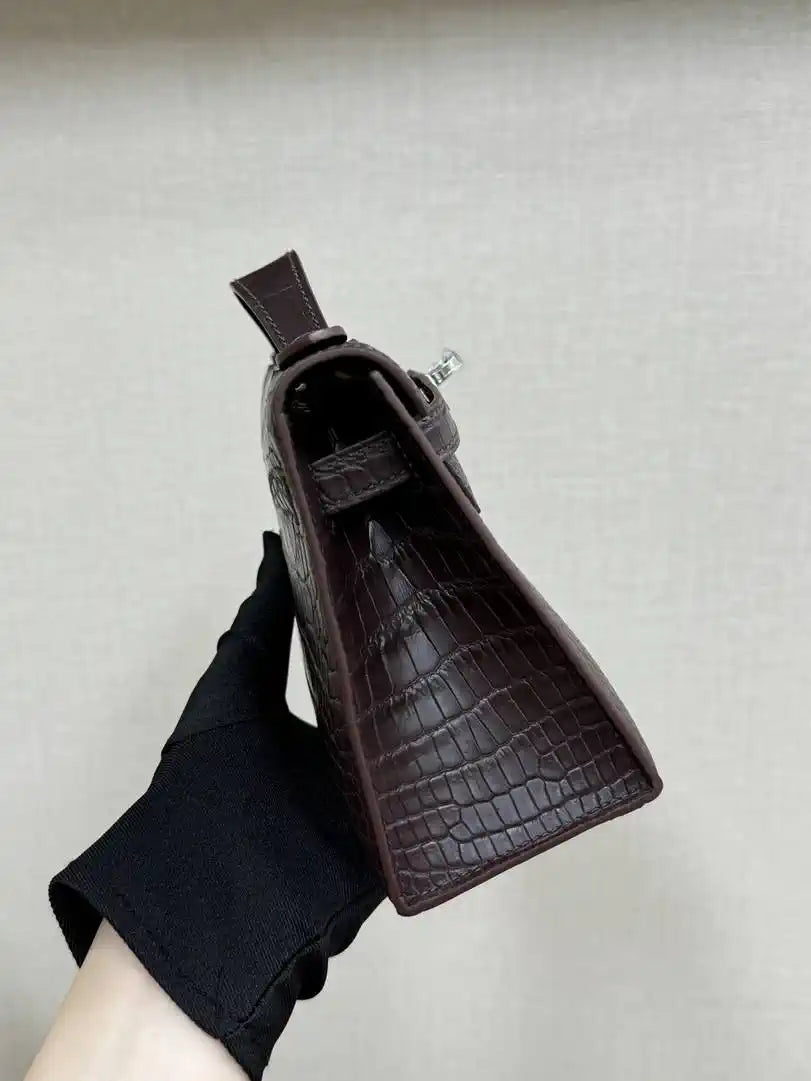 Hermes Kelly Pouchette Matte crocodile Leather clutch bag H231039