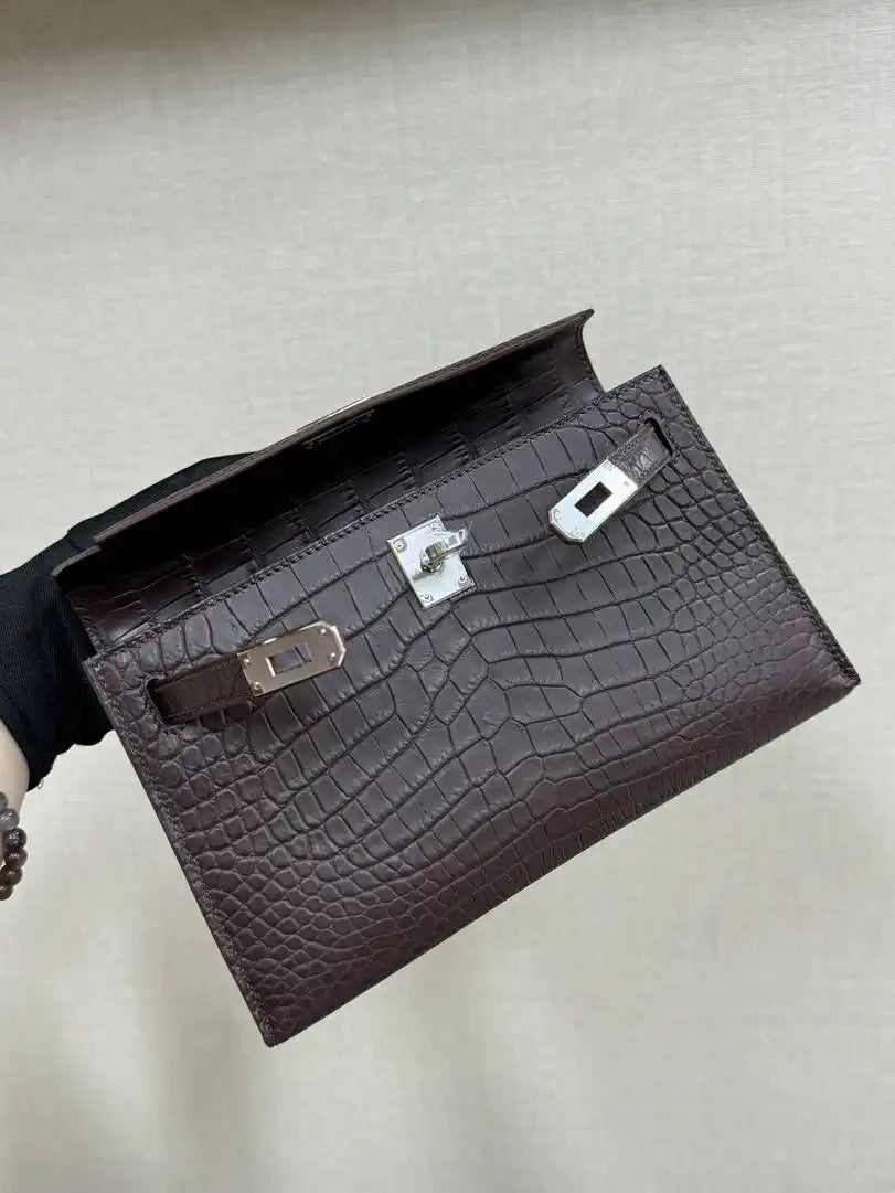 Hermes Kelly Pouchette Matte crocodile Leather clutch bag H231039