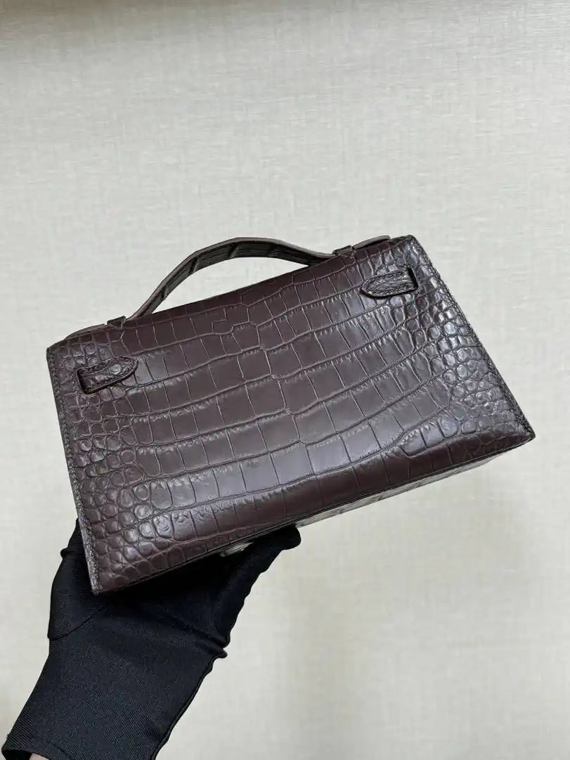 Hermes Kelly Pouchette Matte crocodile Leather clutch bag H231039
