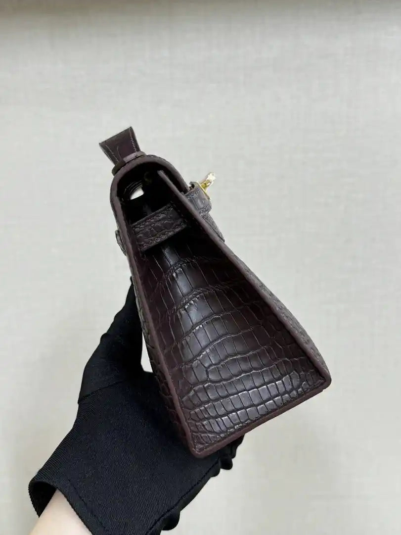Hermes Kelly Pouchette Matte crocodile Leather clutch bag H231039