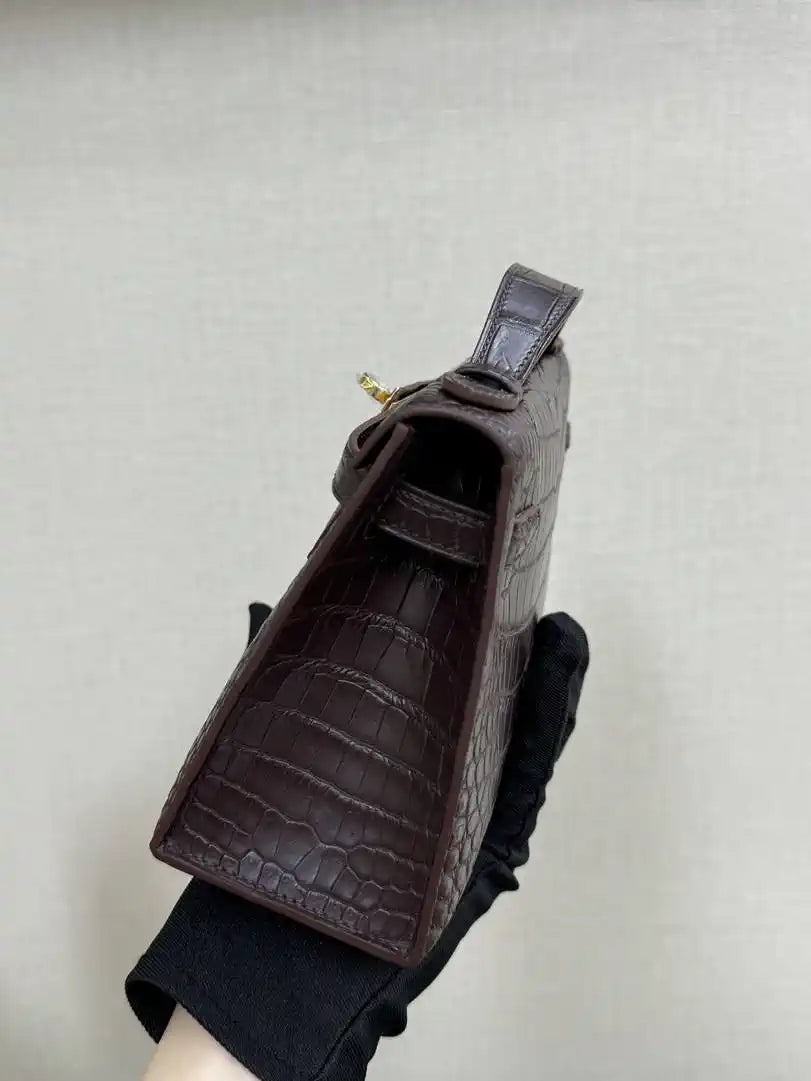 Hermes Kelly Pouchette Matte crocodile Leather clutch bag H231039