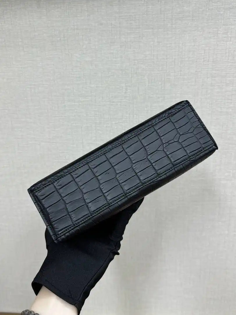 Hermes Kelly Pouchette Matte crocodile Leather clutch bag H231042