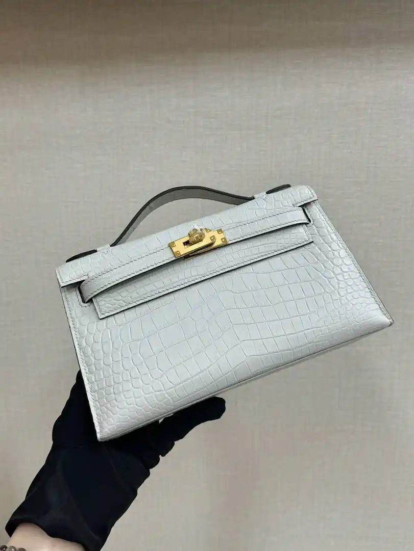 Hermes Kelly Pouchette Matte crocodile Leather clutch bag H231045