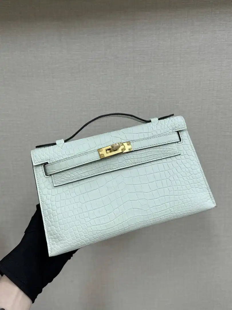 Hermes Kelly Pouchette Matte crocodile Leather clutch bag H231045