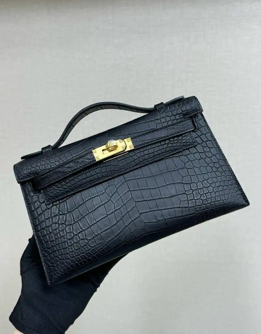 Hermes Kelly Pouchette Matte crocodile Leather clutch bag H231045