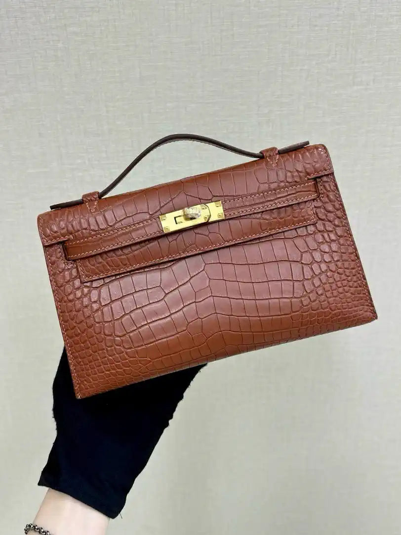 Hermes Kelly Pouchette Matte crocodile Leather clutch bag H231045