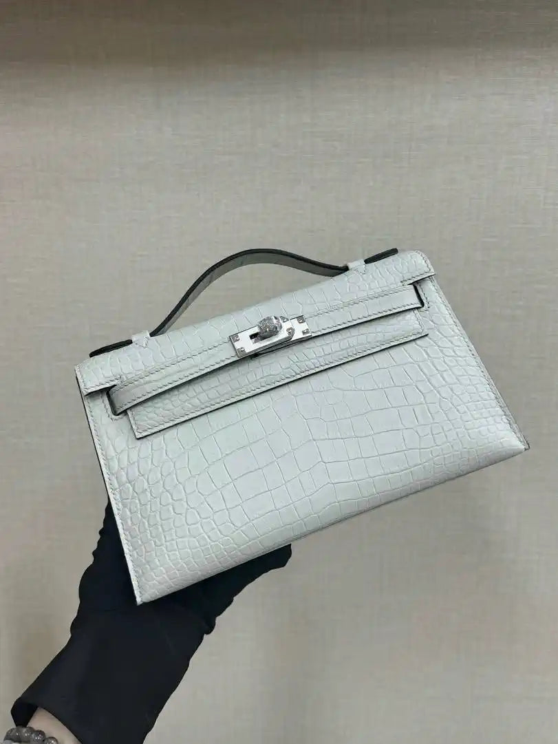 Hermes Kelly Pouchette Matte crocodile Leather clutch bag H231044