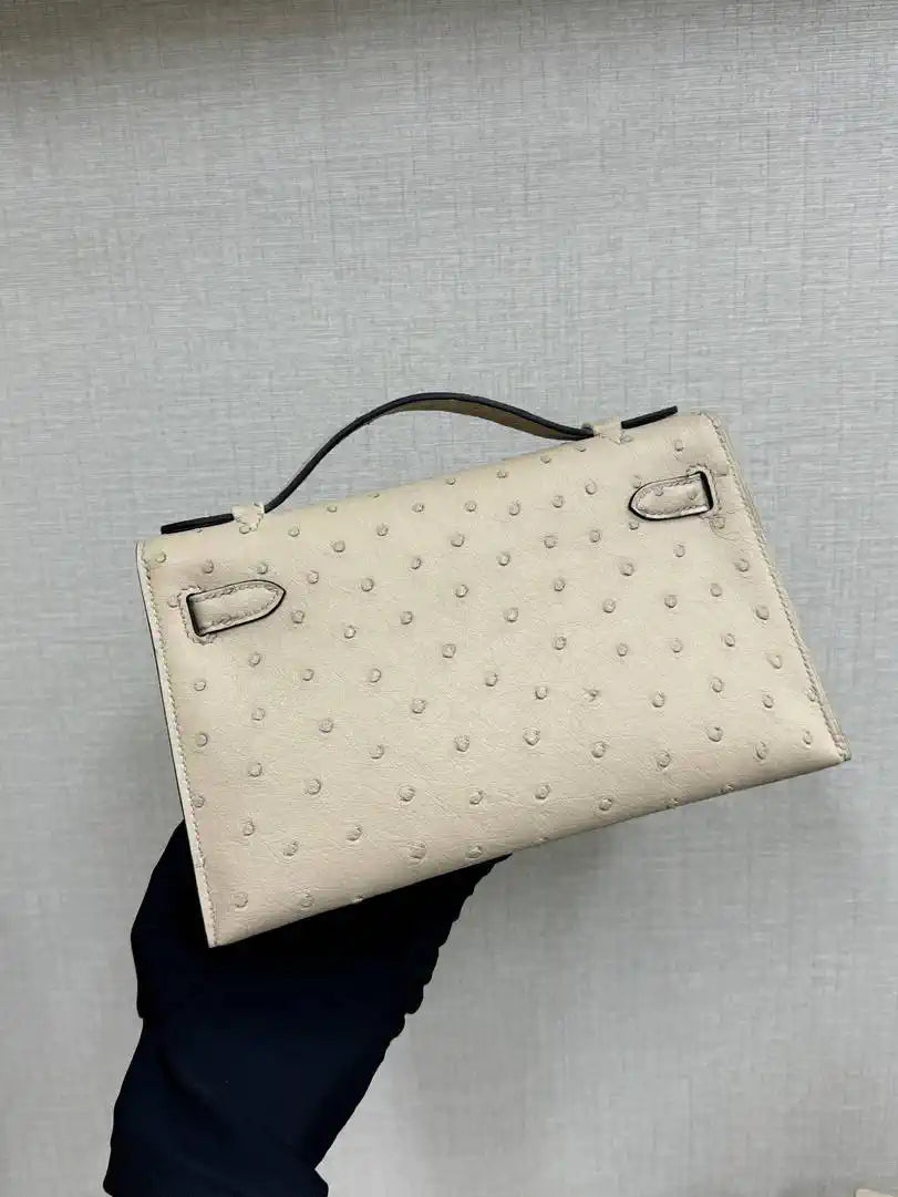 Hermes Kelly Pouchette Ostrich Leather clutch bag Silver H230305