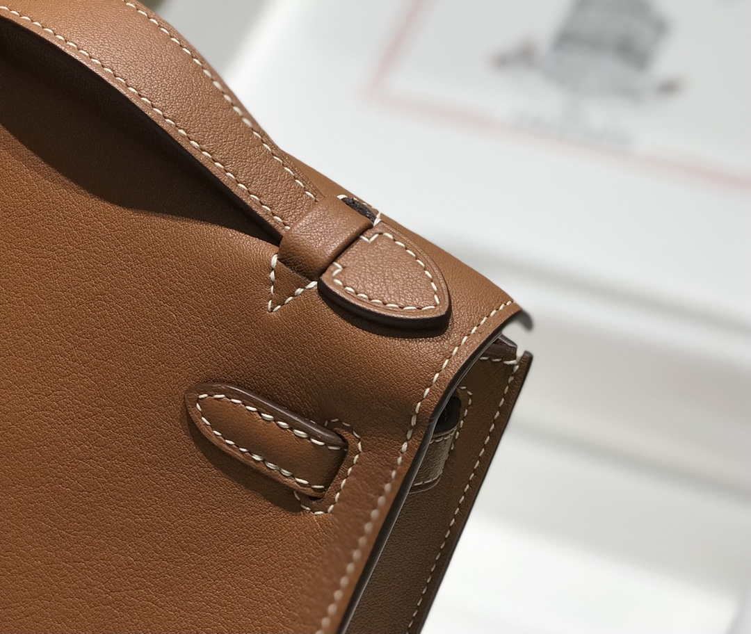Hermes Kelly Pouchette Swift Leather clutch bag Gold H230265