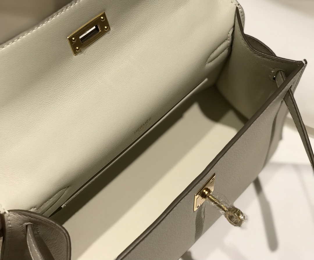 Hermes Kelly Pouchette Swift Leather clutch bag Gold H230266 - Default Title - View 9