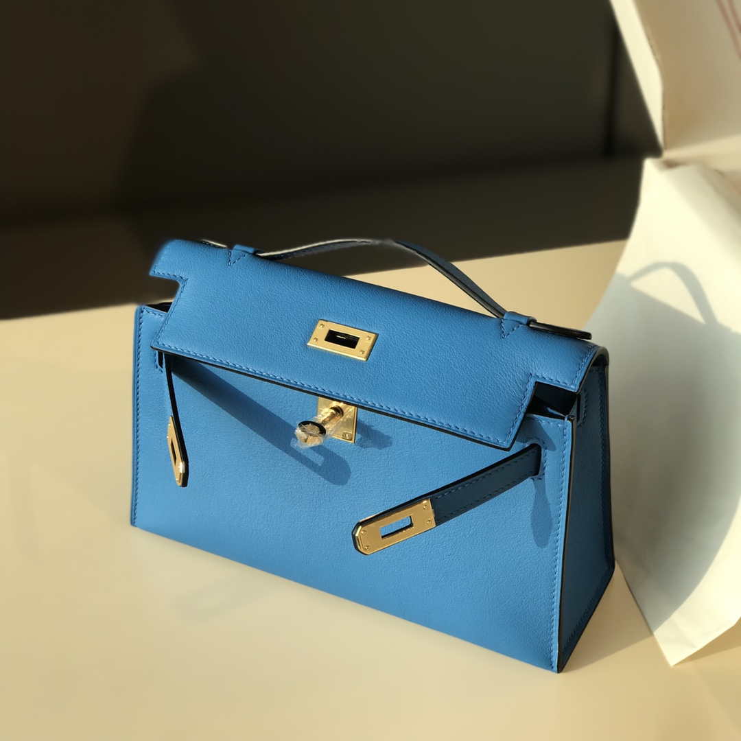 Hermes Kelly Pouchette Swift Leather clutch bag Gold H230267