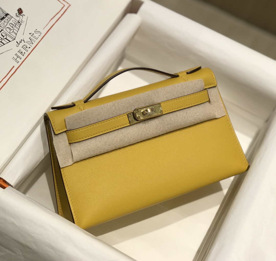 Hermes Kelly Pouchette Swift Leather clutch bag Gold H230269