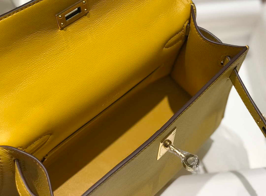 Hermes Kelly Pouchette Swift Leather clutch bag Gold H230269