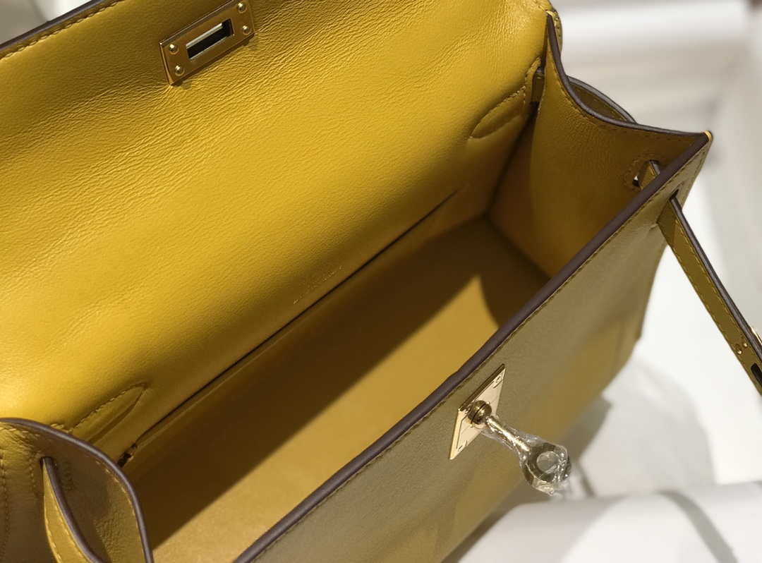 Hermes Kelly Pouchette Swift Leather clutch bag Gold H230269 - Default Title - View 9