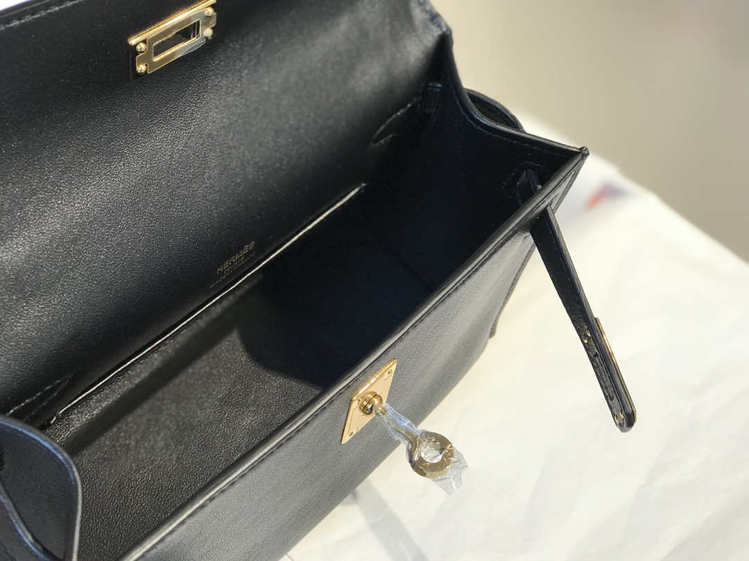 Hermes Kelly Pouchette Swift Leather clutch bag Gold H230270