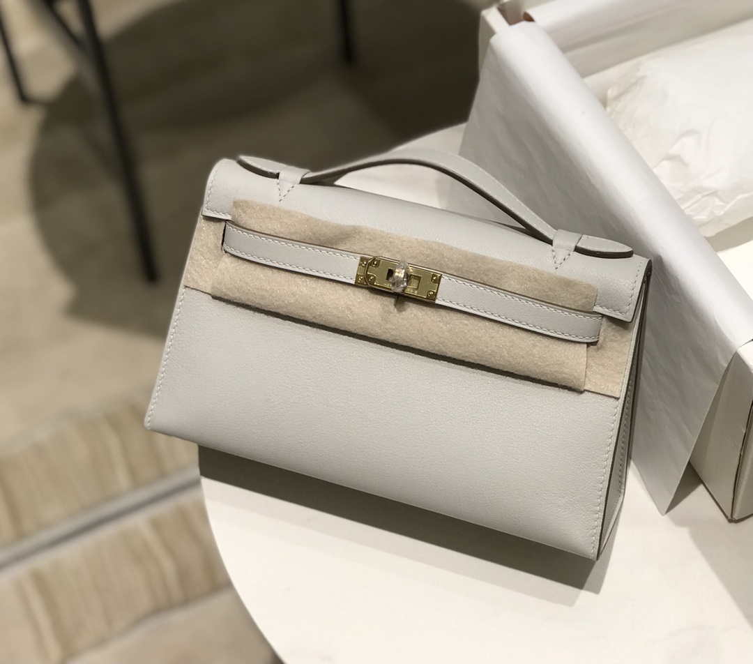 Hermes Kelly Pouchette Swift Leather clutch bag Gold H230271 - Default Title - View 1