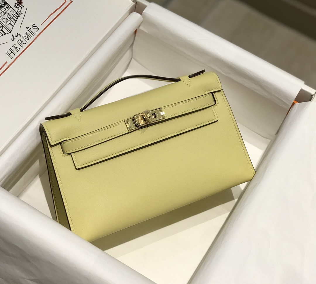 Hermes Kelly Pouchette Swift Leather clutch bag Gold H230272