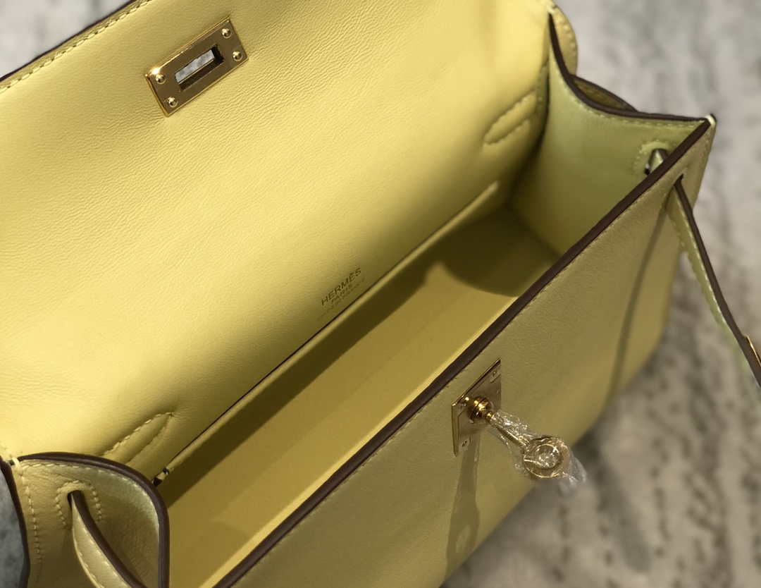 Hermes Kelly Pouchette Swift Leather clutch bag Gold H230272 - Default Title - View 9