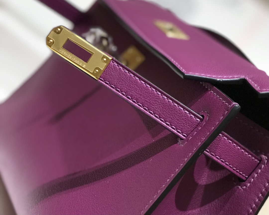 Hermes Kelly Pouchette Swift Leather clutch bag Gold H230273 - Default Title - View 6