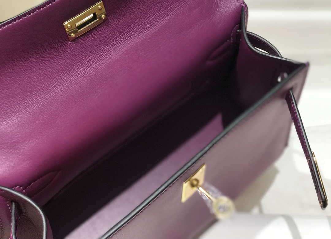 Hermes Kelly Pouchette Swift Leather clutch bag Gold H230273 - Default Title - View 9