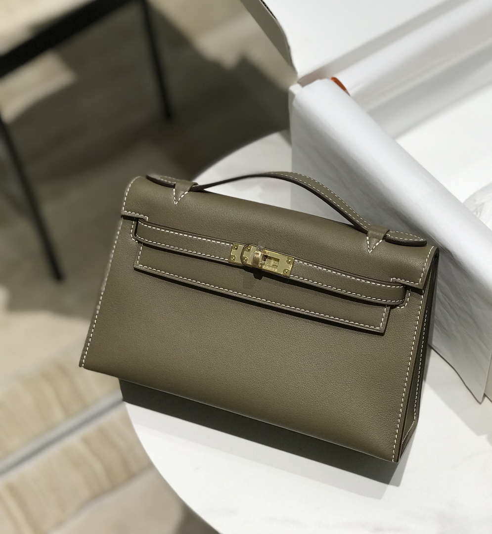 Hermes Kelly Pouchette Swift Leather clutch bag Gold H230274 - Default Title - View 3