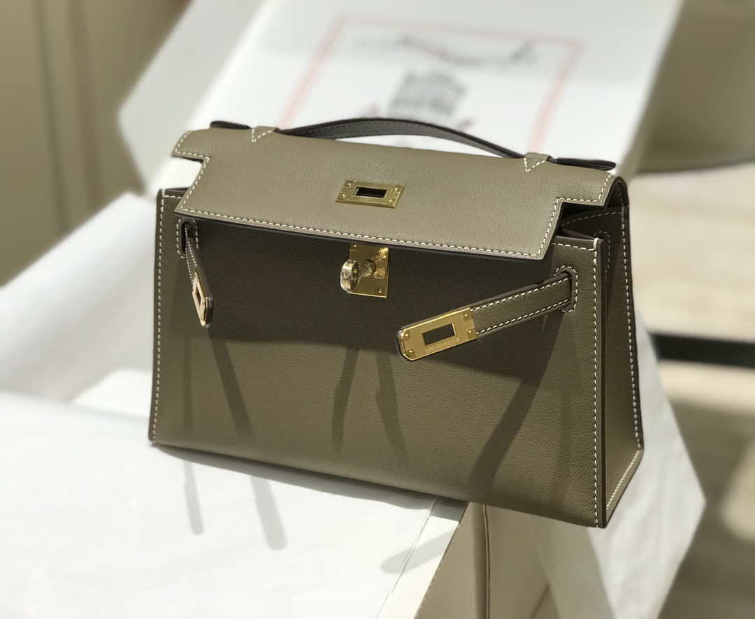 Hermes Kelly Pouchette Swift Leather clutch bag Gold H230274 - Default Title - View 4