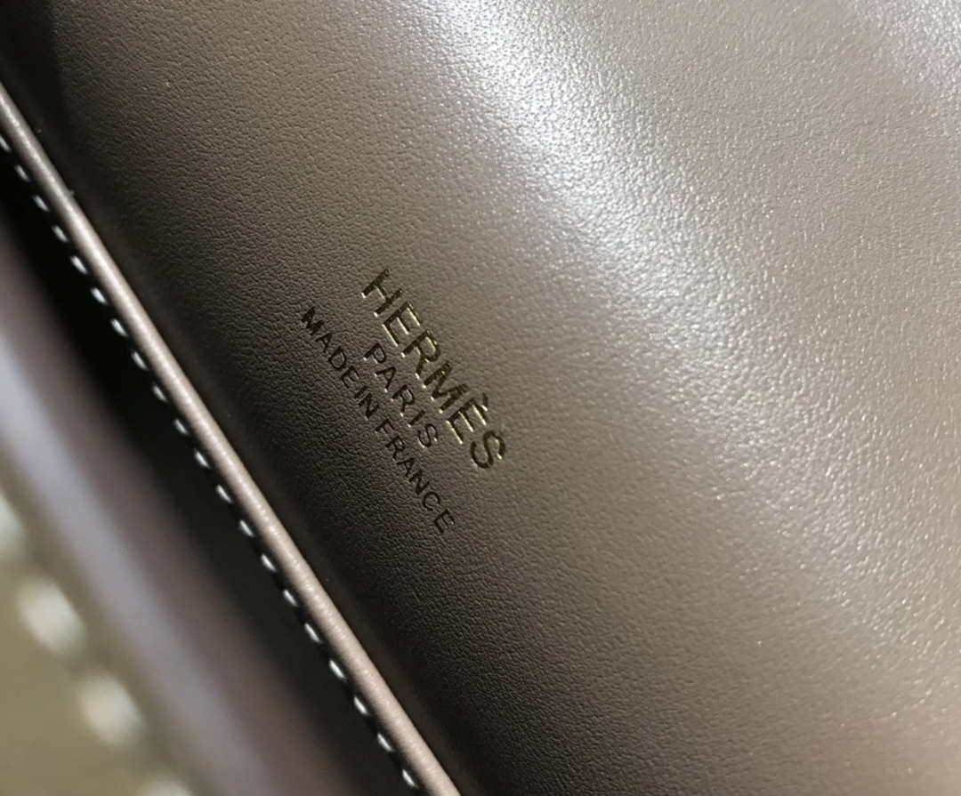 Hermes Kelly Pouchette Swift Leather clutch bag Gold H230274