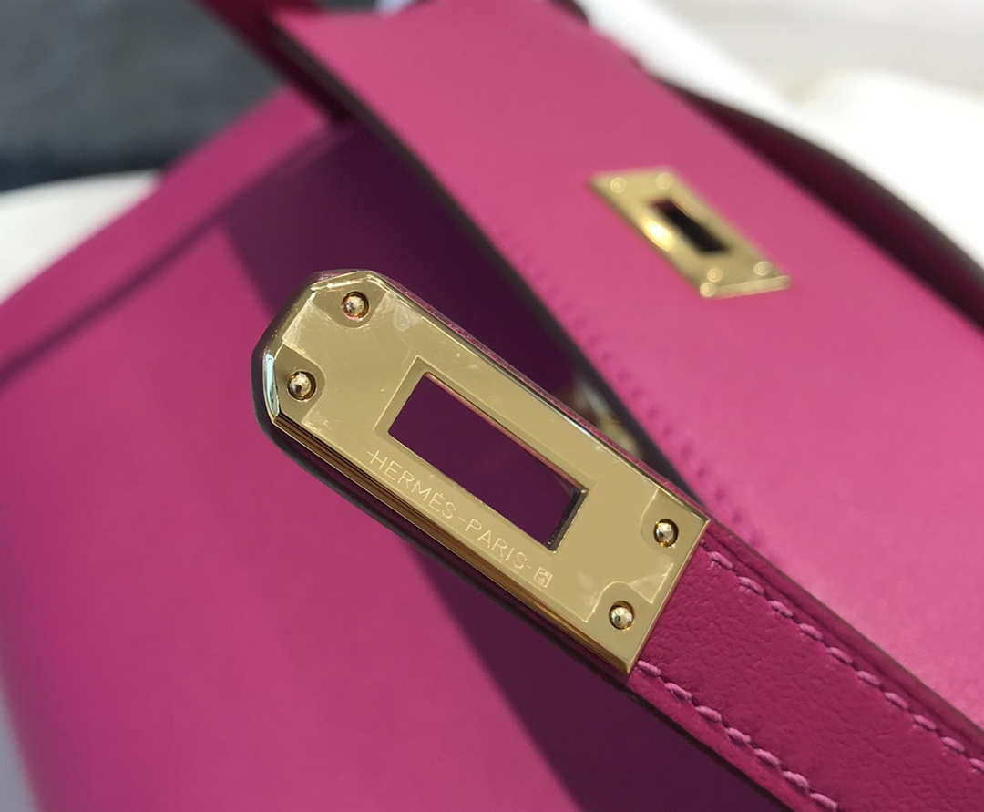 Hermes Kelly Pouchette Swift Leather clutch bag Gold H230275