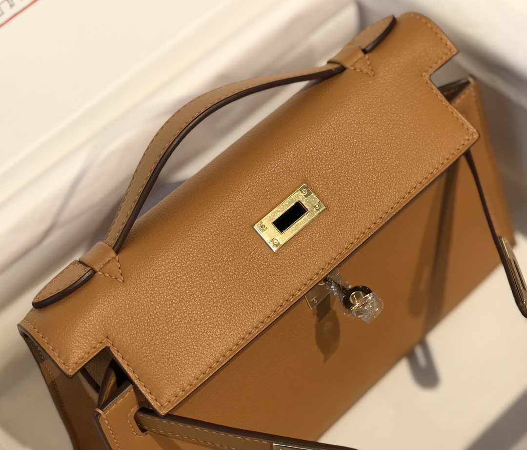 Hermes Kelly Pouchette Swift Leather clutch bag Gold H230276 - Default Title - View 4