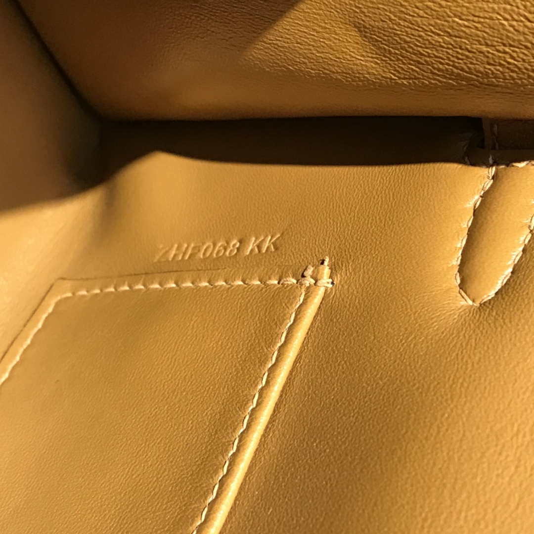 Hermes Kelly Pouchette Swift Leather clutch bag Gold H230276 - Default Title - View 7