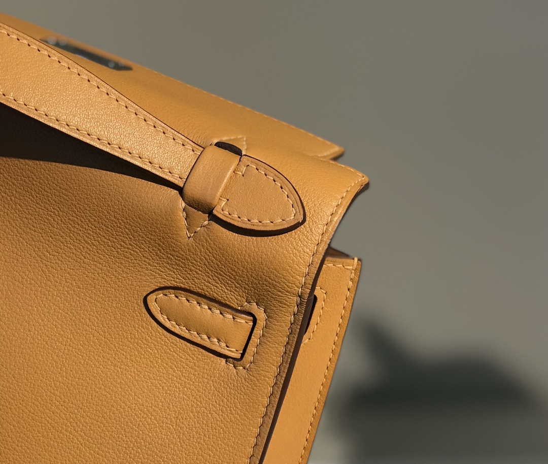Hermes Kelly Pouchette Swift Leather clutch bag Gold H230276 - Default Title - View 8